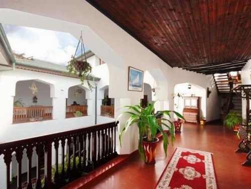 Dhow Palace Hotel image 16