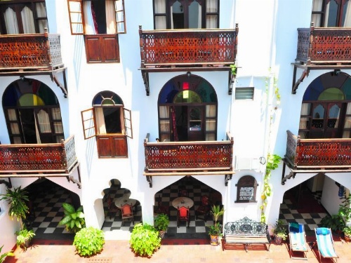 Dhow Palace Hotel image 5